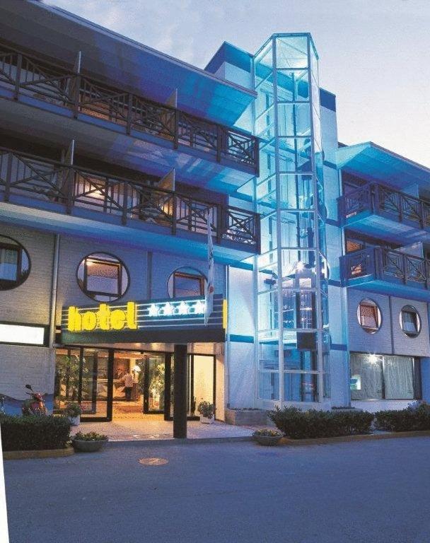 Hotel Marina Uno Lignano Sabbiadoro Eksteriør billede